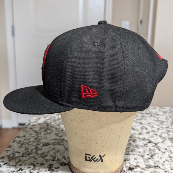 Toronto Raptors Snapback Hat - Picture 3 of 5